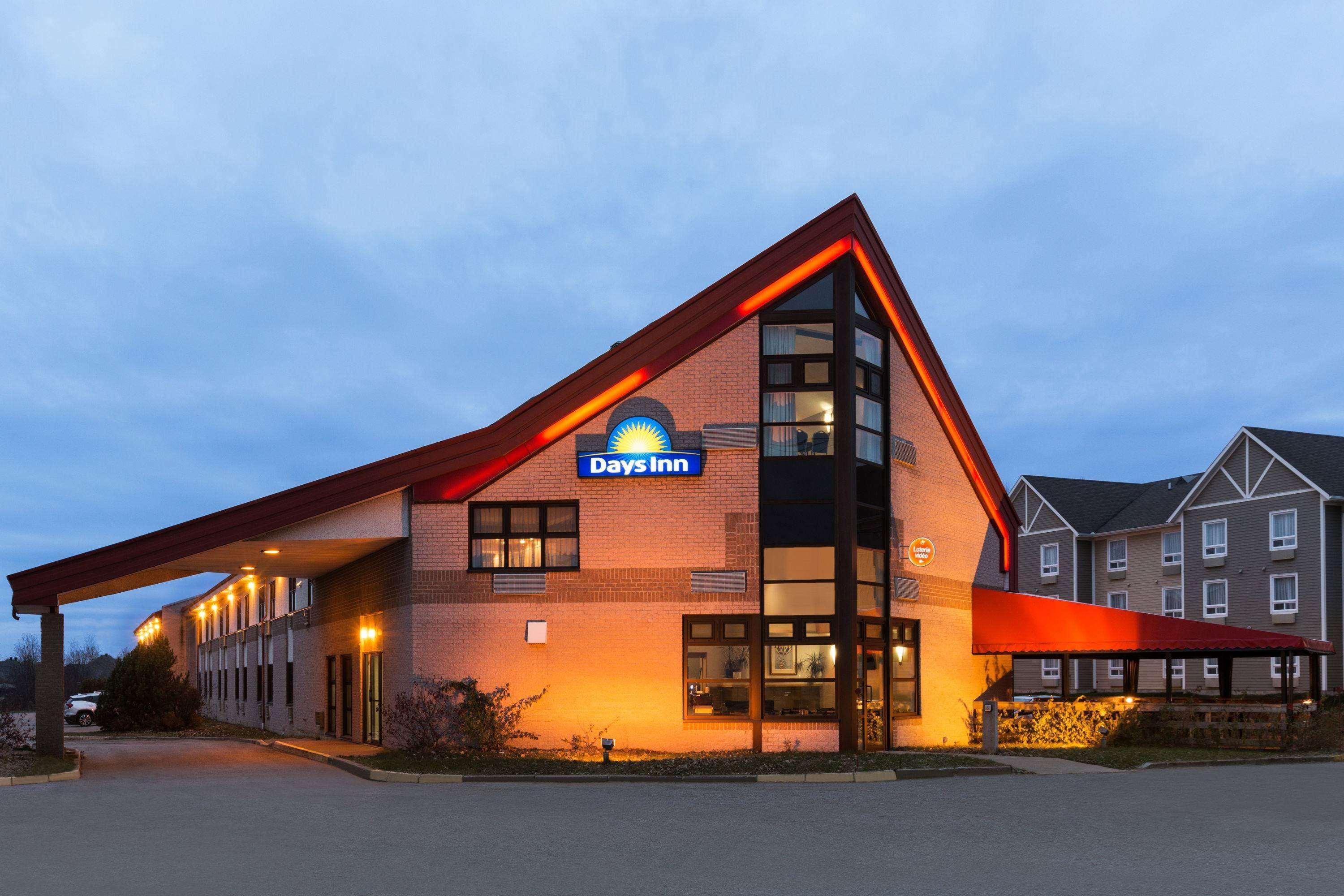 Days Inn By Wyndham Trois-Rivieres Exterior photo