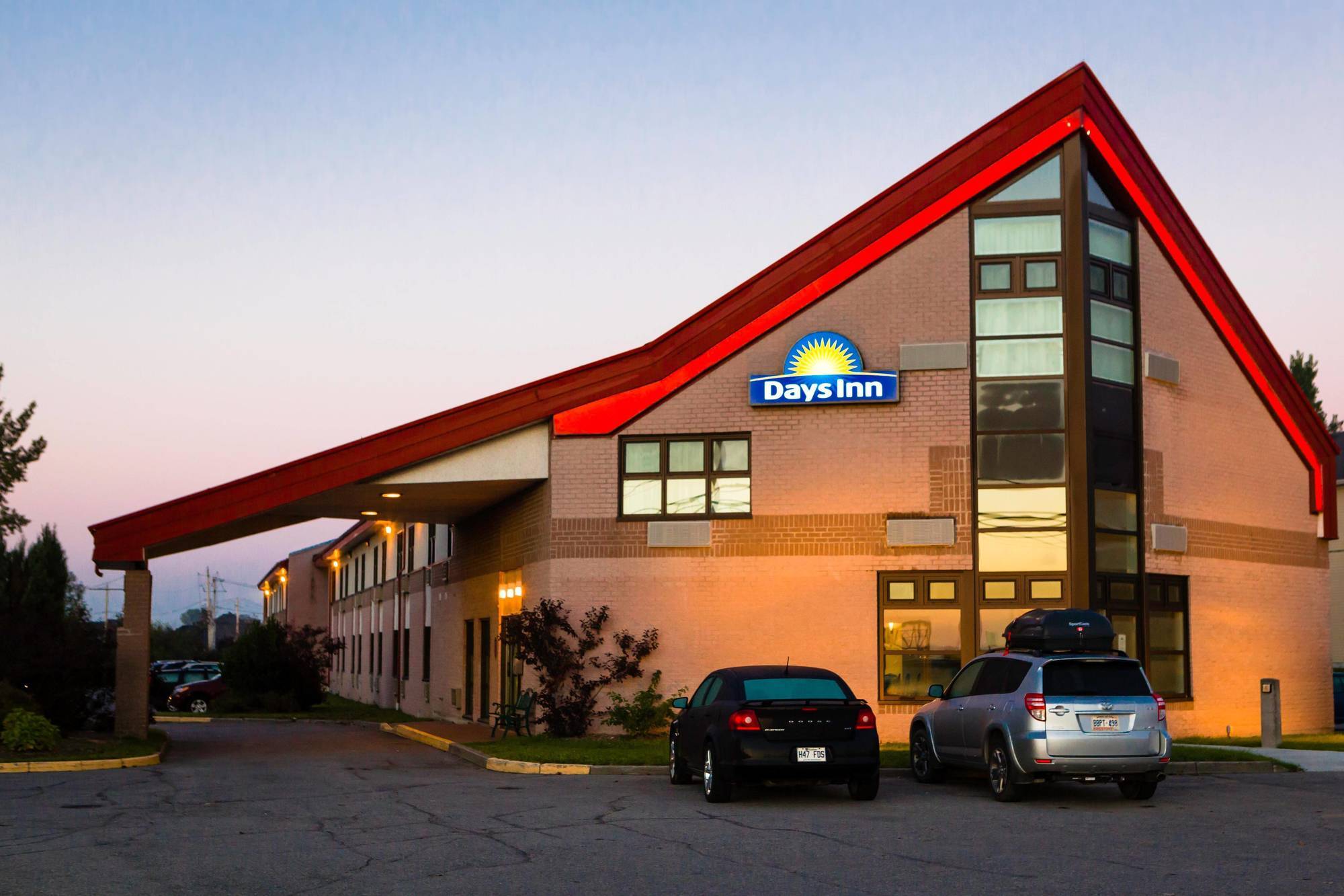 Days Inn By Wyndham Trois-Rivieres Exterior photo